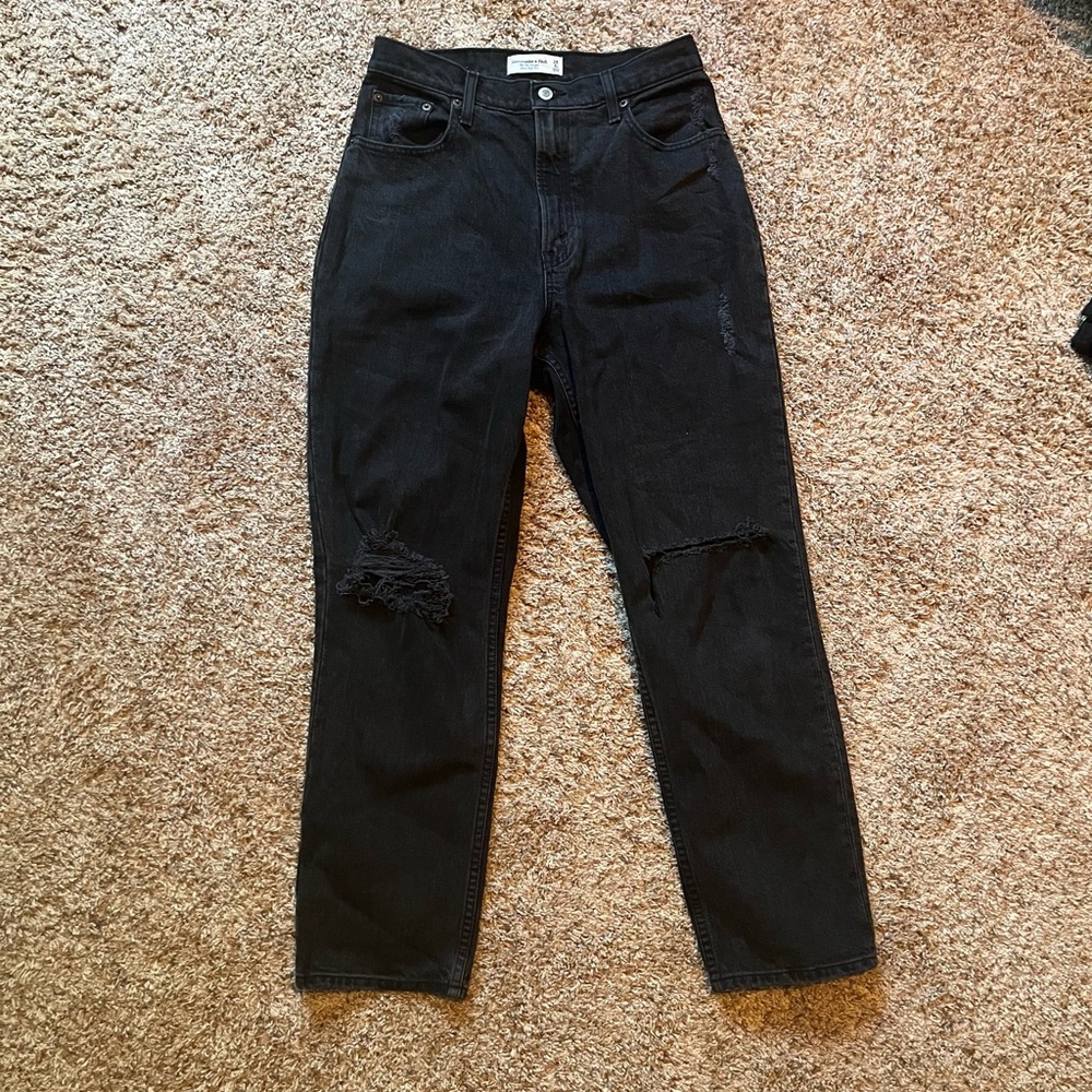 Abercrombie curve love 90s straight Jean distressed black size 28/6 short